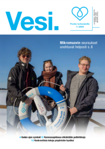 Vesipistelehden kansikuva 1/2024. Lukiolaiset pitävät pelastusrengasta käsissään.